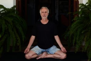 Julián Postura de meditación